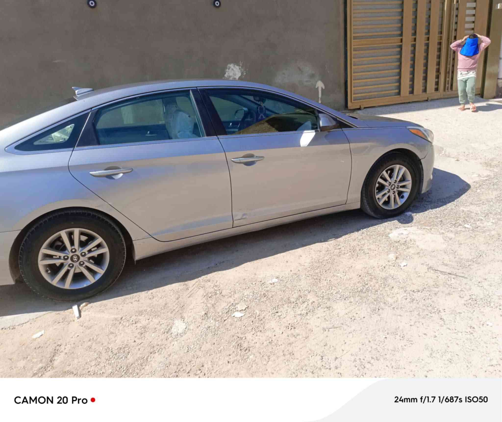 سلام عليكم سيارة سوناتة محرك GDIمديل  2016 وارد امريكي رقم كربلاء ماشيه ١٠٧ 
حادثه مذكور بلسونار  السياره ضربه بس قبق الجنطه بدون تبديل وشويه من الجاملق الخلفي بدون معجون مذكوره والسونار  موجود السياره نضيفه مال جناي وتخم تايرات  
السعر 125 وبيه مجال بسيط حك الجيه 
العنوان الناصريه حي اور  رقم الموبايل ***********
