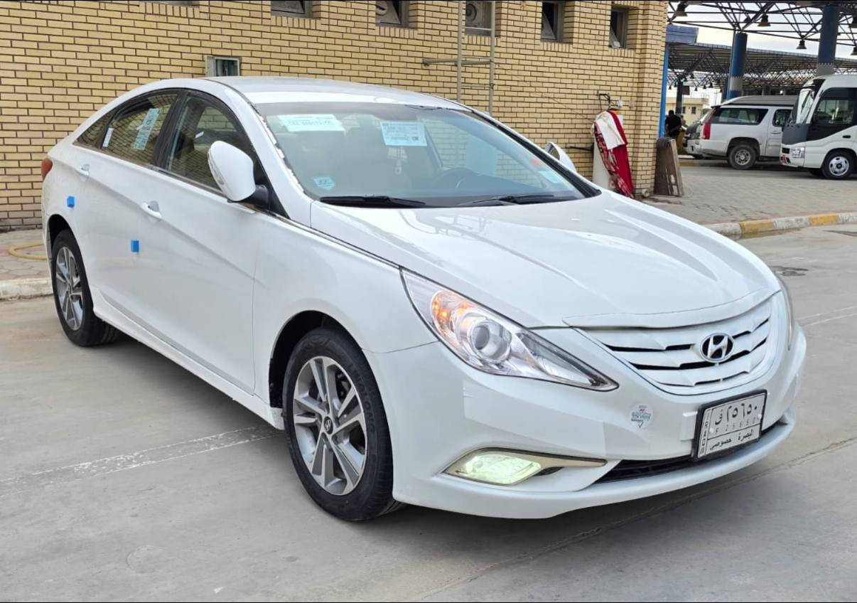 السلام عليكم ورحمة الله وبركاته 
هونداي سوناتا 2011 خليجي محرك 2400 شرط مامفتوح 
بيها باب رش تجميل شرط بدون ضربة واسفل الهلال باقي كفاله ضربة وصبغ وتبديل رقم بصرة تحويل مباشر سنوية جديدة لغاية 2029 مشروع وطني كير ومحرك كفالة من الفتح والتبخير وتبريد ثلج تدفهه شغالة حدادية جاهزة كهربائيات وتخم تاير ودواخل وضع الشركة السعر 113 
ملاحظة سيارة احلى من الصور 
العنوان ناصريه قرب كراج بغداد 
للاتصال {***********}
واتساب {***********}
