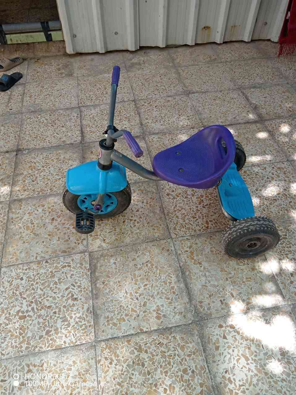 بايسكل ١٥ ماطور شحن ٤٠ وبينهم مجال


**إذا كنت صاحب هذا الإعلان وتريد حذفه لأي سبب، رجاءا أرسل رسالة إلى الدعم الفني**