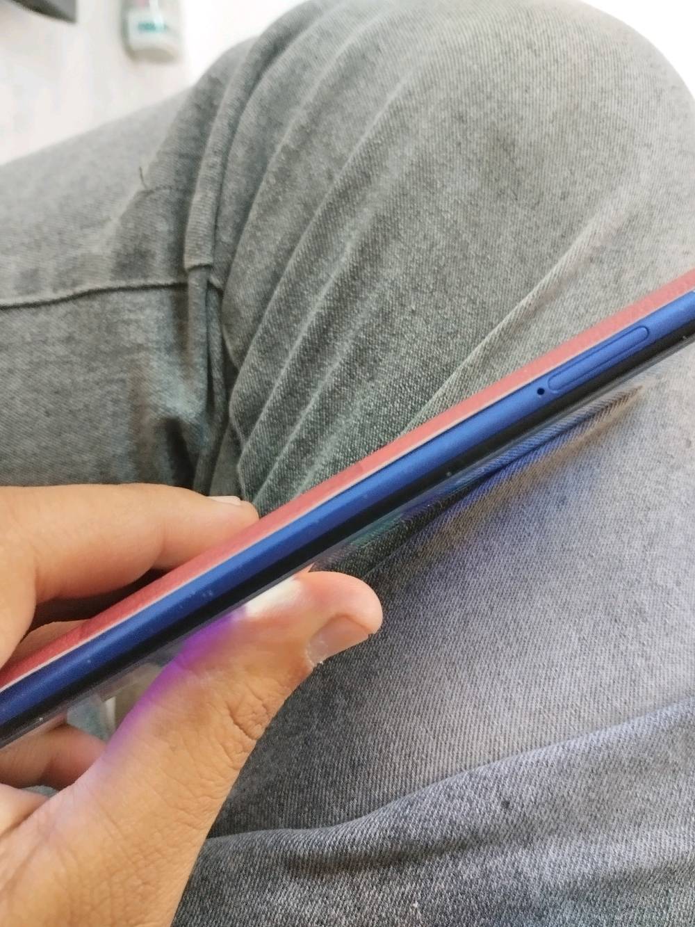 السلام عليكم ردمي نوت 10t5g للبيع جهاز نضيف فقط الجامه مال كامرات مكسوره تتبدل ب5000 جهاز مداخل تصليح جهاز نضيف رايده ب190وبي مجال مكاني ساحه عدن طوبجي 
***********