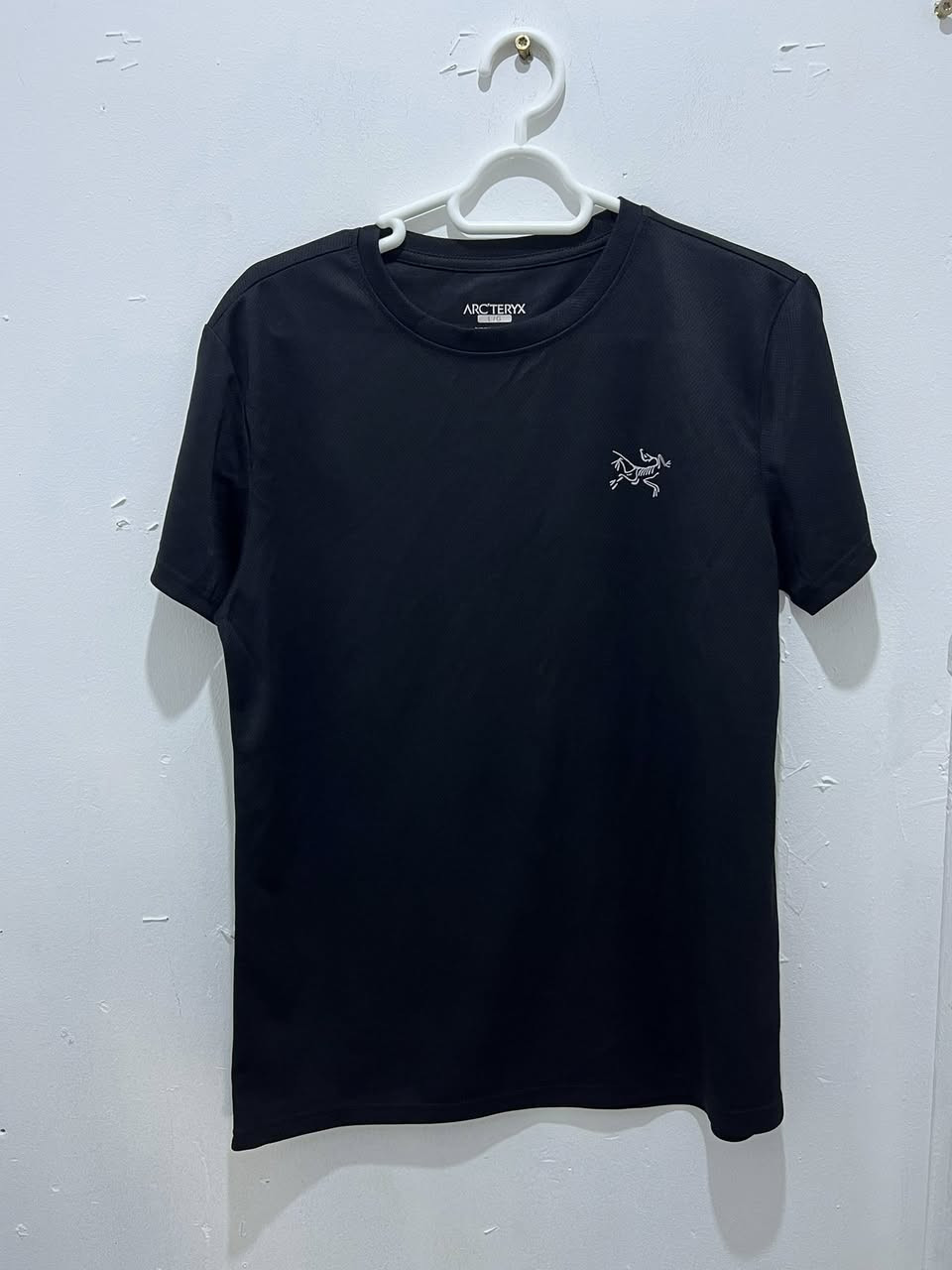 arcteryx
orginal 
size _M _L
نظافە %100
رصاصی اسود 
توصیل جمع
بالە غیرمستخدم
***********
