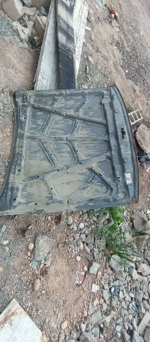 للبيع نضيف بس لونه رايح
***********
