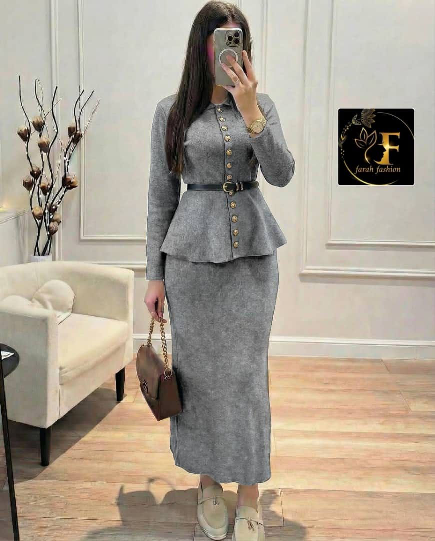 ياويلي الجمااااااال 
#𝑭𝑨𝑹𝑨𝑯_𝑭𝑨𝑺𝑯𝑰𝑶𝑵🎀🩷  
لگ انغرمت بهالموديل الشلللل 
ماضل احلى واكيت من هيك 
قماش 
تريكو ناعم ايطالي اجنبي 
مع زرار وزنار عالخصر 

بلبس من ٤٠ ل٤٦

الألوان
الوان الصور 
٤الوان

ا


**إذا كنت صاحب هذا الإعلان وتريد حذفه لأي سبب، رجاءا أرسل رسالة إلى الدعم الفني**