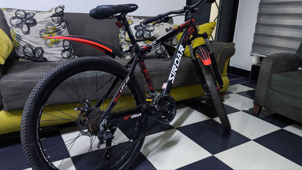 بايسكل Sirdar أمريكي أصلي 🇺🇸
الحالة: استخدام مرتين فقط يعني شبه جديد ✨
✔️ فول ألمنيوم (وزنه خفيف كلش)
✔️ كلشي بيه شغال 100%
✔️ سلايد وبريكات مضبوطه
✔️ تصميم رياضي حلو 
✔️حجم البايسكل 26
✔️ عدد نمر المكينه 11 
✔️ بايسكل جديد ابد ما مستخدم بس مرتين وتخم التايرات جديد و كلشي بي وكاله لا مفتوح ولا مبدل بي شي
مناسب للمشاوير والتمشية والاستخدام اليومي 👌
💰 السعر: 230 
📍 المكان: بغداد
📩 للتواصل خاص أو اتصال
على الرقم ***********
