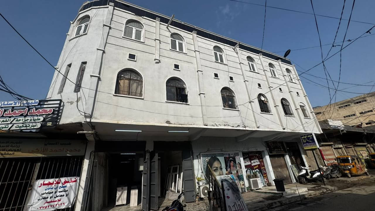 عماره للبيع تتكون من طابقين مساحه ٢١٣ مترتحتوى على عشره شقق تصلح مكاتب او عيادات في بعقوبه مدخل شارع الكوافيرات
الاتصال على الرقم
***********
