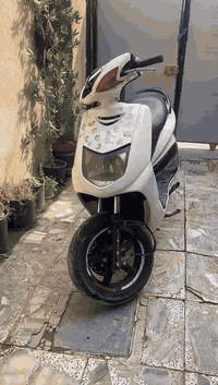 دراجه سكنس نثيه ياباني
كلشي بيه شغال اي عطل او نقص مابيه اطيه الك الك اكفلك المحرك كلشي شغال كلوب زنون اصليب جديد
سعر 325 وبيه مجال حك جيه تواصل فقط واتساب
***********
