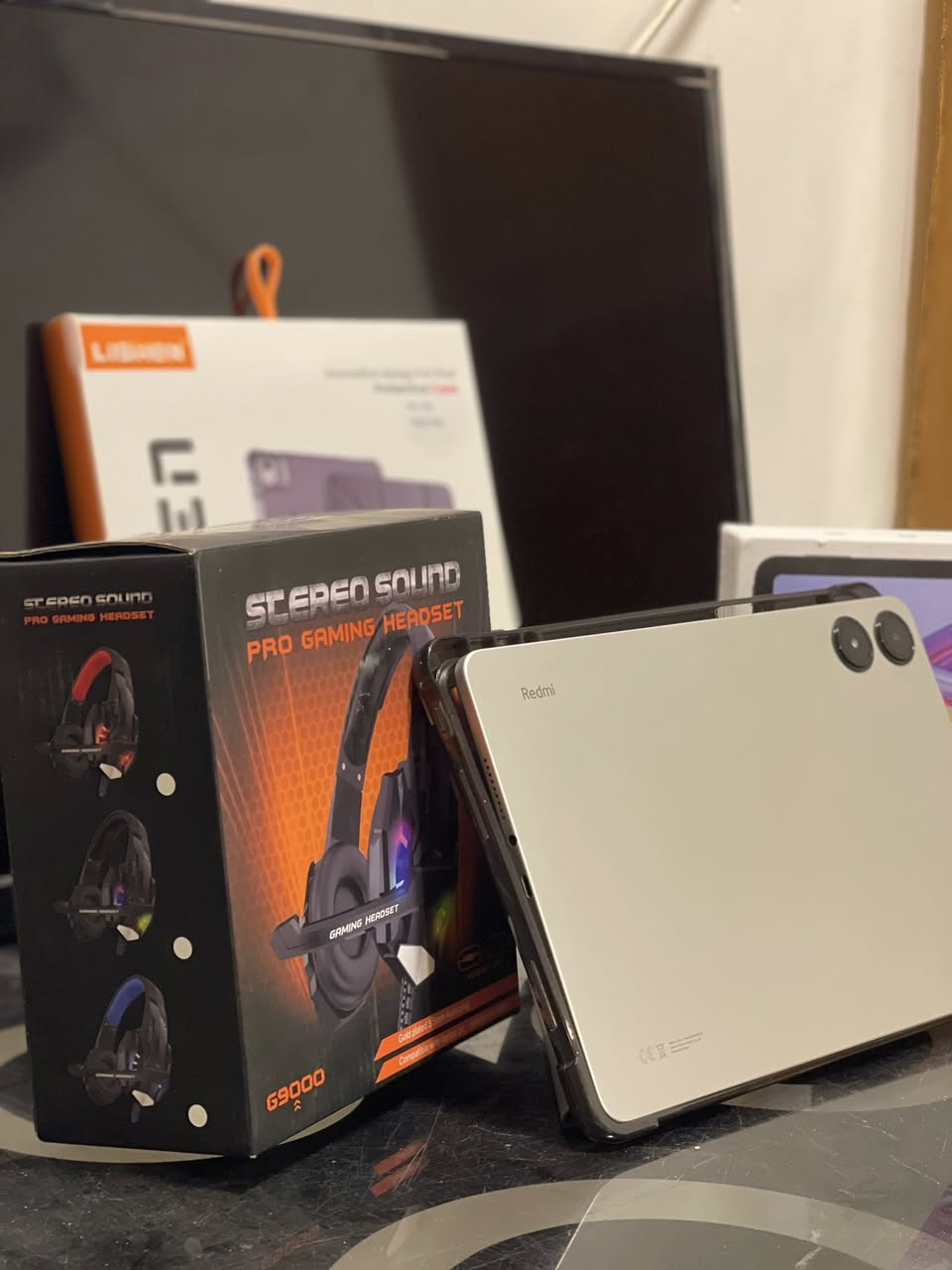 شاومي ريدمي باد برو
سلام عليكم #ايباد 

معروفه مواصفاته وقوته بل العاب الجهاز كفاله عامه من الخدش جديد بلمعنى الكلمه اقوى ذاكره وكامل ملحقات لزكه هديه وكفر هديه 

اسمع

 شاشة كبيرة 12.1 إنچ بدقة 2.5K و120Hz

 • معالج قوي Snapdragon 7s Gen 2

 • رام عالي (8+8)

 • ذاكرة (256)

 • بطارية ضخمة 10000mAh تدوم لفترة طويلة

 • 4 سماعات ستيريو Dolby Atmos 🔊

 • يدعم القلم والكيبورد

💎 الجهاز يعتبر من أفضل الأجهزة بفئته السعرية وأداءه قوي للألعاب والدراسة والترفيه  ￼

📦 المحتويات:

 • الجهاز

 • الكارتونة الأصلية

 • (شاحنه وكفر وكارتونه اصليات)

✨ الحالة:

نظيف جدًا، ما بيه خدوش، شغل شخصي محترم

💰 السعر: (310 وبي مجال كلشش قليل حك تكسيك واني خادمكم)

📍 الموقع: (النجف / حي النداء )

📞 واتساب فقط 

***********
