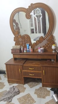 غرفة نوم • غرفه اخشاب
