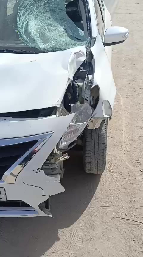 سلام عليكم نيسان صني موديل 2025 ماشيه 30 الف مثل ما واضح بيها حادث بيع على وضعها تصال عل رقم *********** مكان النجف
