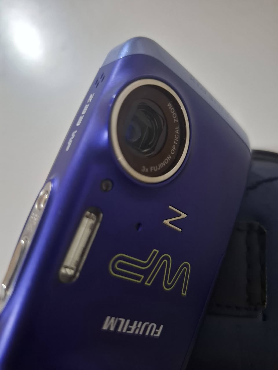 سڵاوی خوا لە هەموو لایەک 👋
ئەم کامێرەی وێنە گرتنە بۆفرۆشتن

زۆر پاکو بێ کێشە شخوتو شکاوی نیە 

کەوڵێکی خۆی لە گەڵدایە 

شەریکەی      FUJIFILM نایاب

نرخی 130معمەلەیە کەم

شوێن  کەلار  -  سمود 
0772 518 84 29
