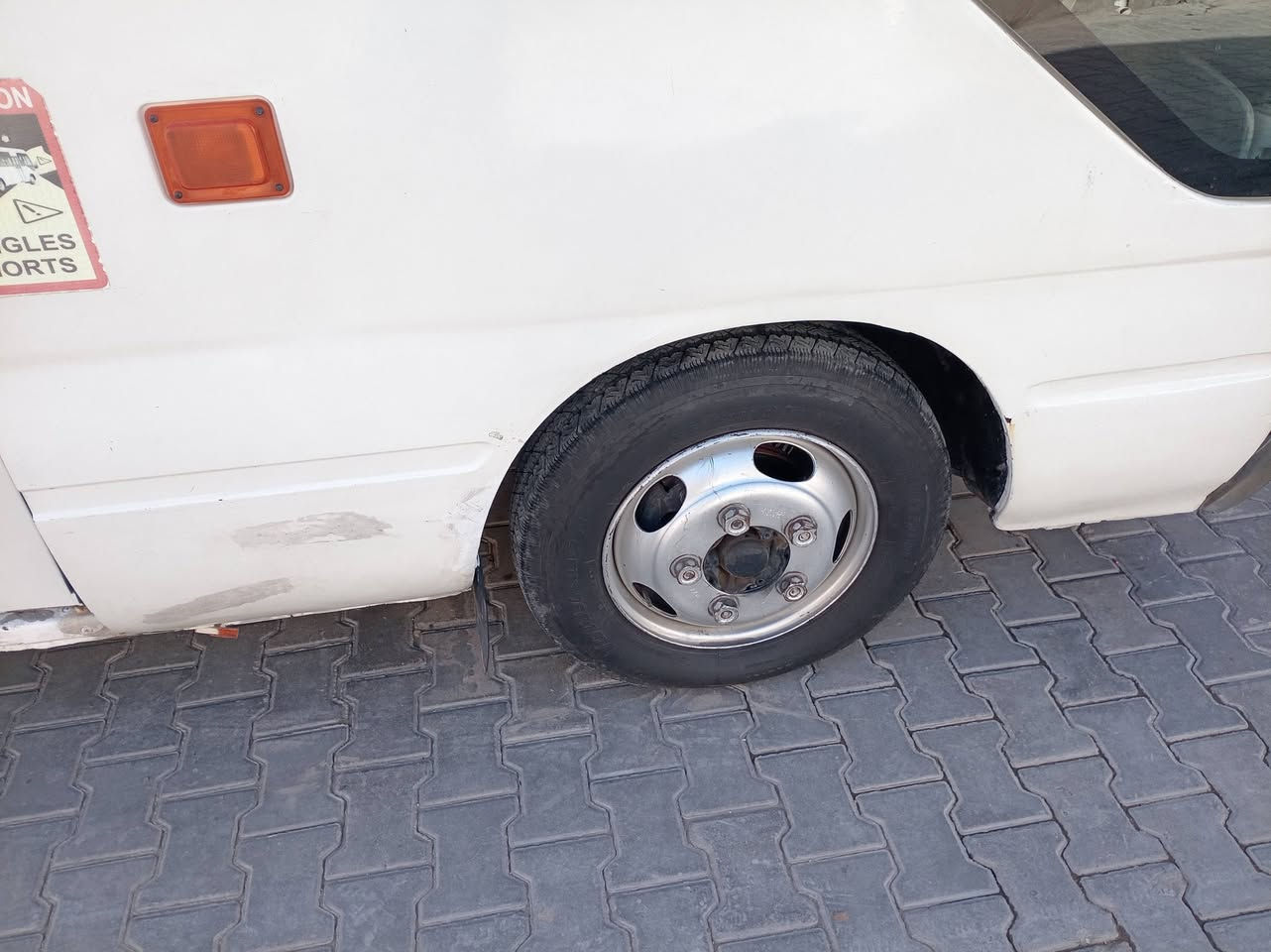 بسبب الوعود الكاذبه اعيد النشر كوستر 2007 بصره رقم نكليزي سنويه للغايه 2030هزه جديده مصفره هيئة ضربتها البدنيه الأماميه بدون دواخل محرك كير خير من الله اكسل ونه خفيفه من 80 تخم تاير تبريد فول ساره بسمنه تحويله ثاني يوم سعرر215 وبيها مجال منظومه غاز ٨٠ لتر العنوان بغداد الكاظميه الشعله *********** اني خادم
