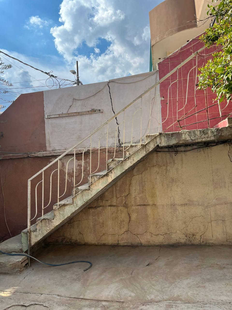 السلام عليكم عندي مشتمل للا يجار كركوك طريق بغداد قرب محطة عقبه بن نافع  (سعر 250)بي مجال (***********
