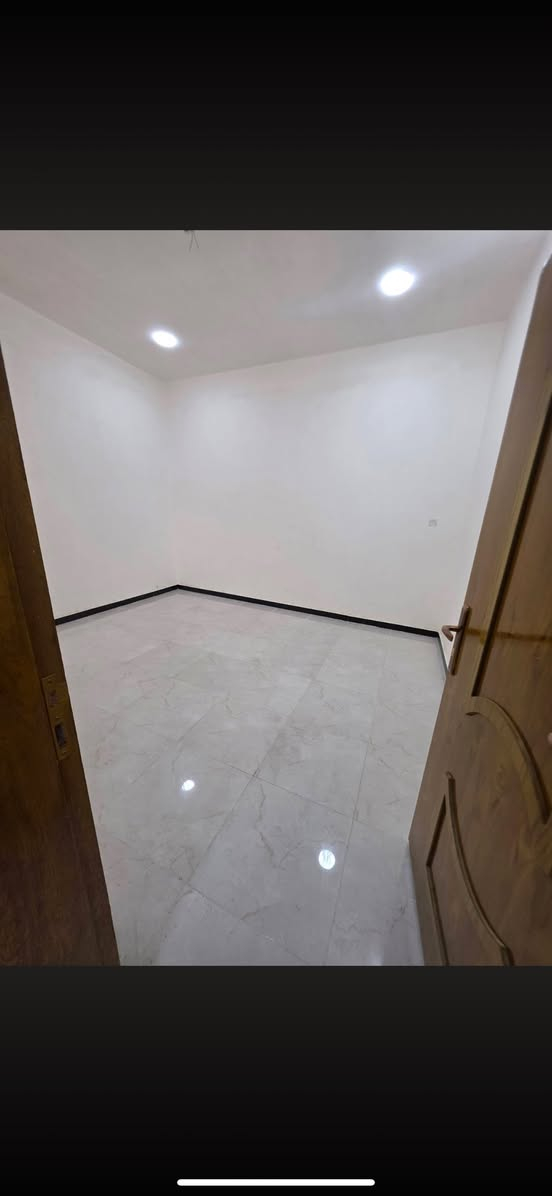 الدار للبيع المساحة 200 متر علة ساحة بناء حديث منطقة العابجية الستفسار على الرقم ‭٠٧٧٥ ٤١١ ٠١٢٦‬
