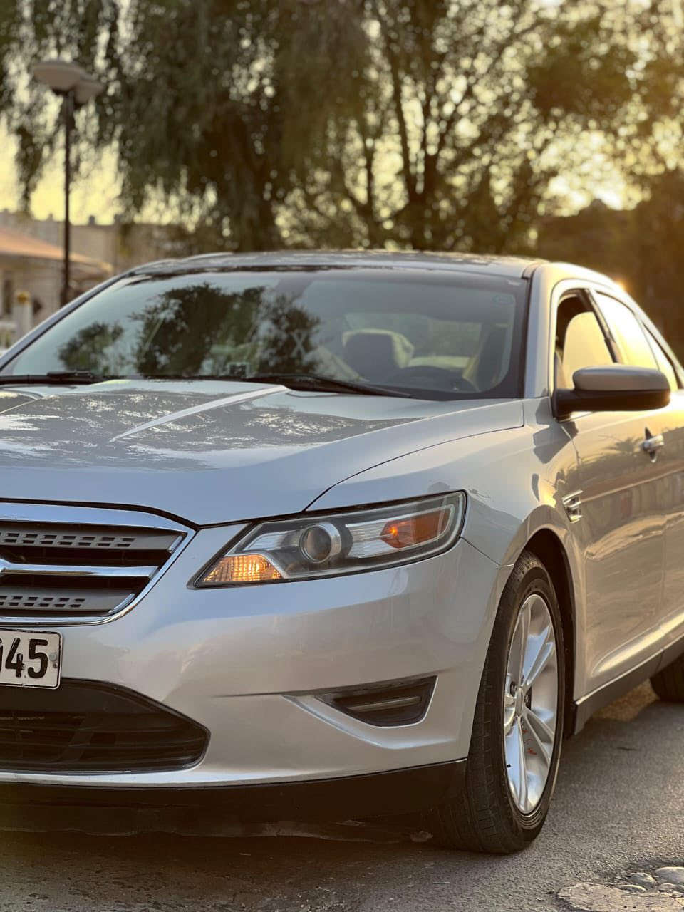 فورد تورس موديل  ( 2011 )
وارد امريكي بدون حادث 
مواصفات ال ESL معروفات ما يحتاج اوضح 
سونارها موجود بصور  
بدون دواخل 
ماشية ( 189 )
كير و محرك مكفول.. صدر جديد ...تبريدها ثلج. تحويل بأي وقت غرامات عليها( 140 ) ألف تنزل من سعر السياره خير من الله ترايها من زاخو للبصره 
سعرها ( 85 )$ وبيها مجال بسيط حك الجيه 
مكانها بغداد 
( *********** ) للأتصال فقط
