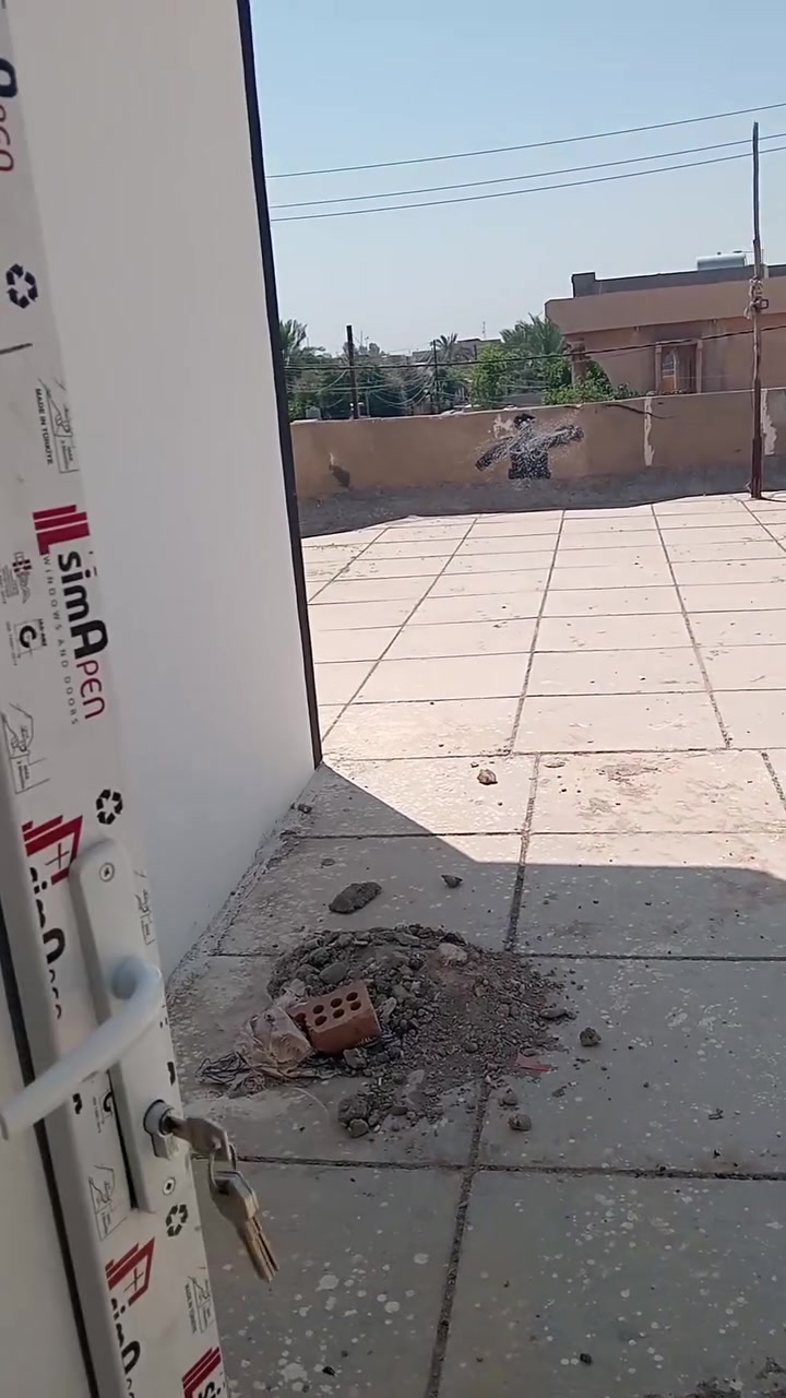 بيت للبيع(طابو صرف)
🔴الموقع/الحي العسكري
🔴المساحة/(330م)+فظله يصل350م 
🔴التفاصيل/خمس غرف نوم 
الطابق الاول/غرفتين نوم.. ربعه.. مجمع.. مطبخ.. حمام.. صحيات خارجيه
الطابق الثاني/ثلاث غرف نوم 

للتواصل/***********
