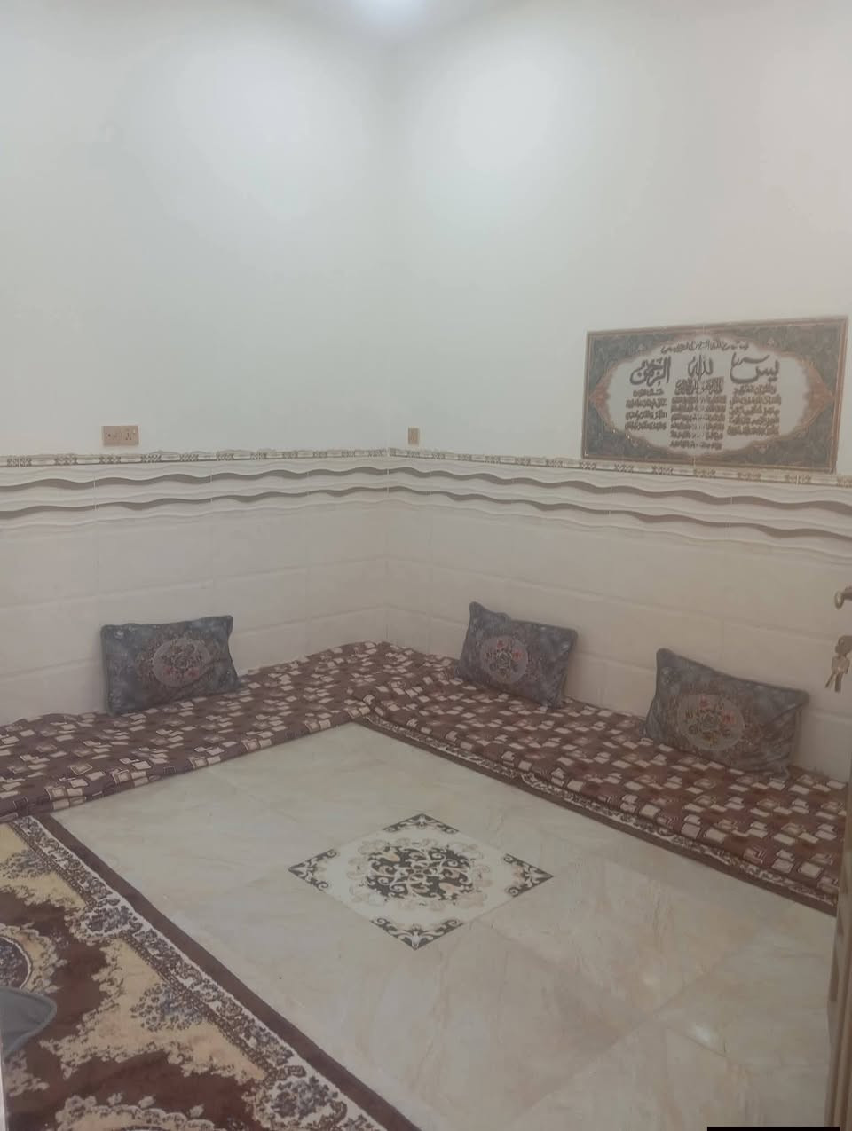 يالله بيت للبيع منطقه العببدي حي الفرات قرب بانزين خانه حي النصر البيت بناء حديث ماء كهرباء مجاري تبليط كامل خدمات مساحه 70 متر واجها 5 وربع ونزال  13 مثل ما موضح بلصوره طابوك رفت صب مسلح بناء طابقين طابق اثاني ماكامل عوزه بس صبه زراعي سند ٢٥ وليسه مملوك الدوله بسم شخص سعر 50 وبي مجال قليل ‏‪***********
