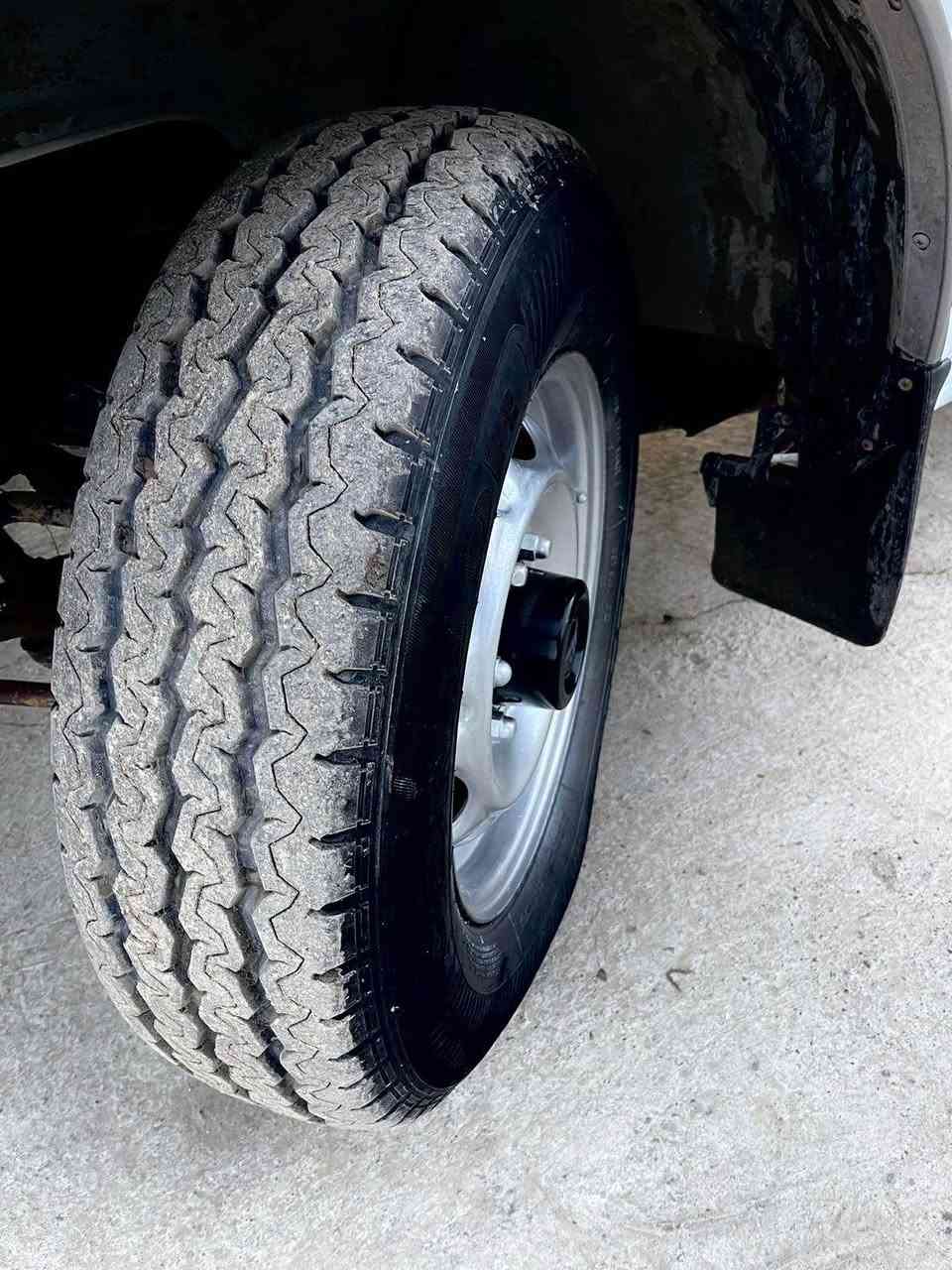 نيسان ٢٠٠١ براوه دوبه ى ناو سور
جام كاره با 
ته بريد پاوه ر 
كابريته ر
مه كينه مه زبوت 
گير مه زبوت 
كاره بايى مه زبوت 
اكسل به شه رت
تايه ى نوى 
ناوبودى له گه له نه به ستراوه 
مالى ئيش 
تيبينى بيره قه م براوه يه
***********
***********
38$ بشدار, السليمانية
