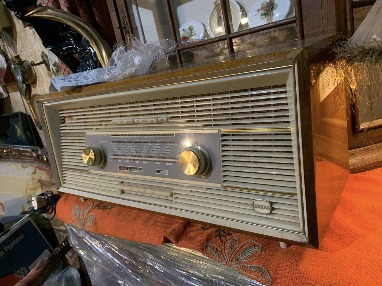 وجبة للراديوات fm
٦ عدد شغالات وfm
١عدد بي نقص. لمبة وحدة EL84 
١عدد متول كهرباء للجهاز 
ابيعهم شلع 
سليمانية يوجد توصيل لكافة المحافظات ***********
