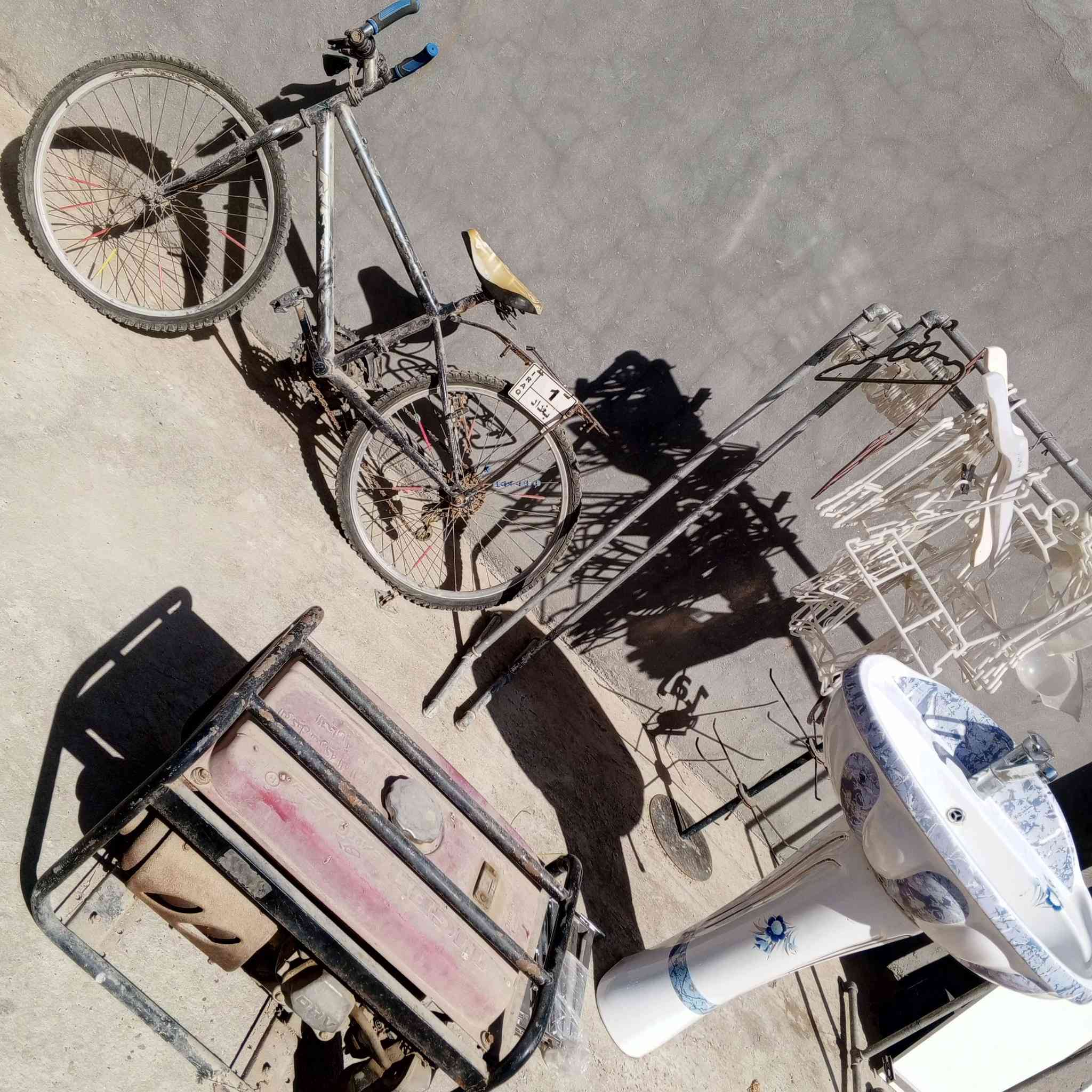 السلام عليكم يوجد اغراض لبيع مولده مع مغسله مع رفوف مع تعاليك لبيع العنوان بابل ***********
