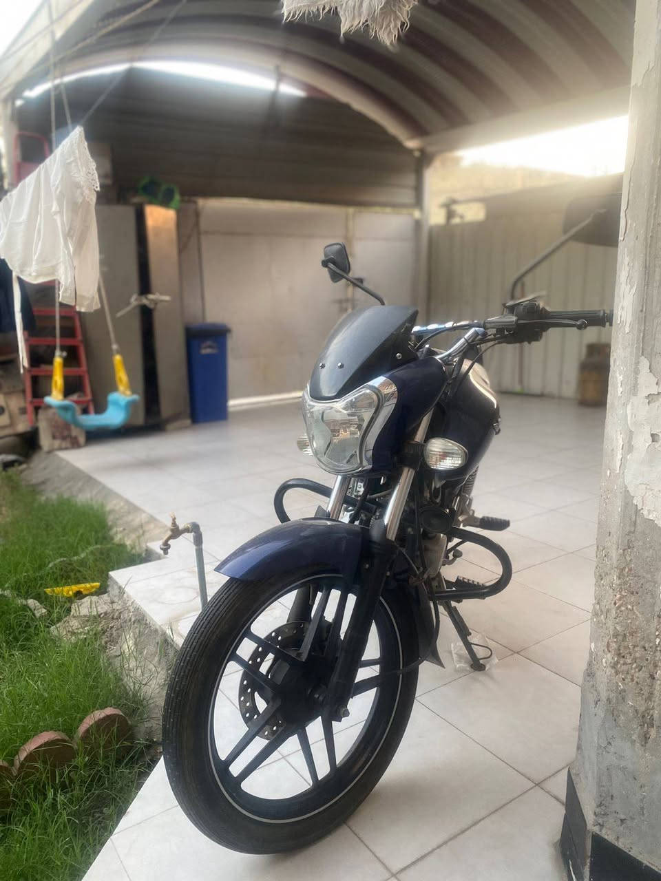 دراجه V15 علا وضع الشركه 
مديل 18دراجه مرقم شرط التحويل  برغي ما مفتوح بيه ول دراجه متروكه علا طول اشغله بل شهر مرة بيه تخم تاير جديد 
شلعه معدل فول كلشي شغال بيه دراجه الله شاهد علا وضعيت الشركه وشوفت عينك مكاني بغداد الزعفراني 
السعر 1500 ول يجي بي خير ويدلل 
الرقم التواصل 
‎0770 020 0494
