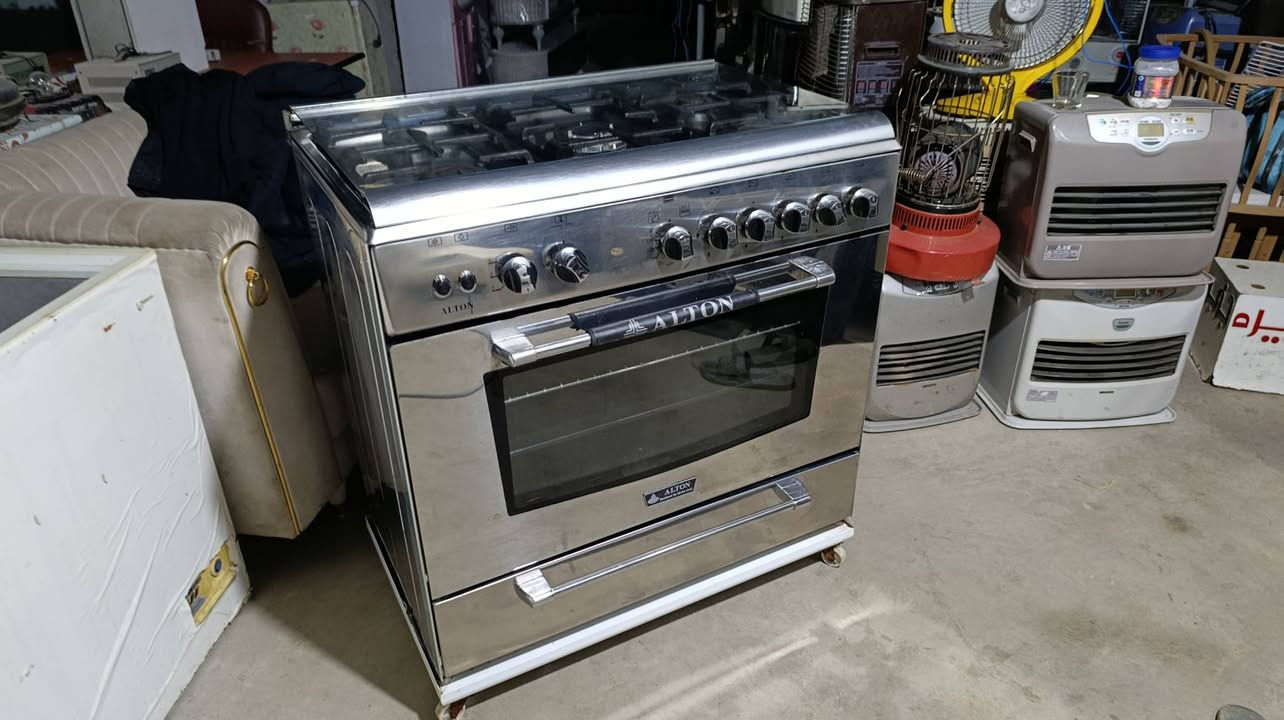 سلاوی خوداتان لێبێت ئەو تەباغە بۆ فرۆشتن کە زۆر زۆر خاوێنە هیچ کێشەو مشکیلەی نیە هەربەرێزک خوازیارە پەیوەندی بکات یا خود نامە بنێریت 
***********
***********
تێبینی ناو نیشانم سۆران بەرزێوە
