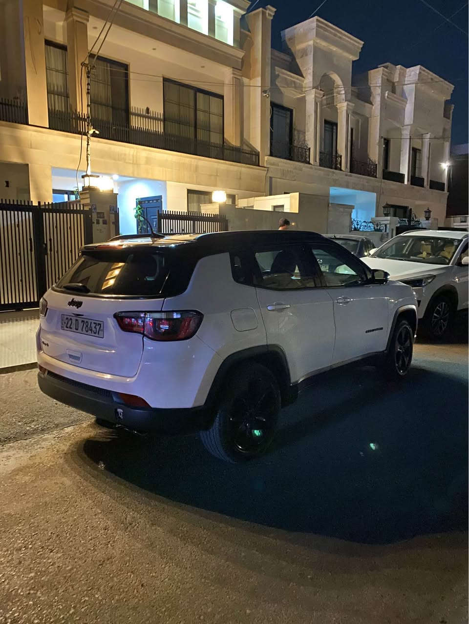 Jeep 2021
فول مواصفات سقف رةش
نيو جاملغى پشتةوةى سبوغة بى داخلى
كوشين جلد
كوشين سارد و گةرم 
ئؤتؤ بارك
تعديل سرعة
سقف رةش
سعر ١٣٣$ مجال
*********** أربيل, العراق
