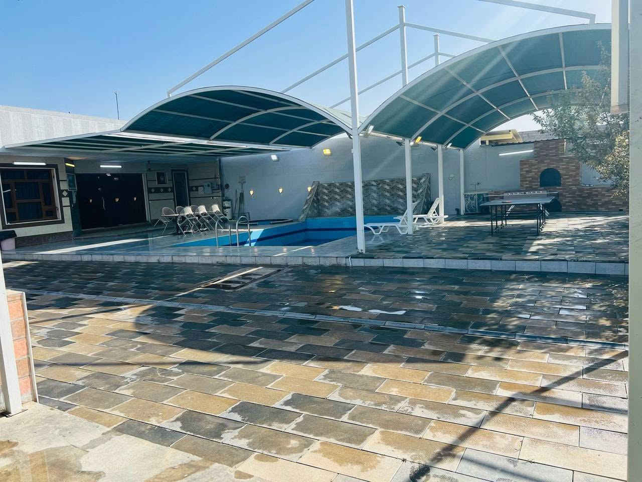 🌴اختبروا إقامة فاخرة في
🌴منتجع الامل 
🌴سواء كنتم تخططون لقضاء 
🌴عطلة عائلية أو مع الأصدقاء
🌴توفر أجنحتنا الفخمة ملاذا مثاليا لكم.   
🌴احجزوا مباشرة على موقعنا للاستفادة من ضمان أفضل 🌴وخدمة شخصية مميزة
🌴منتجع حديث متكامل من صالة كبيرةً مؤثثة 
🌴غرفة نوم عدد 2🛌
🌴مطبخ مجهز كامل 🍽️🧂🍴
🌴حمام  مجهز كامل 
🌴مكان شواء خارجي {للسمك والمشويات }
🌴نظام تكيف داخلي 
🌴 انترنيت 🚀 || sound system داخلي 🎵 
🌴العاب اطفال 🎈 🛝
🌴منضدة🏓 +فيشة
🌴يوجد خدمة توصيل دلڤري ليصلك كل ماتحتاجه لداخل الشاليه 🛵
—————————————
للحجز الاتصال على الرقم 
‏☎️ ***********
بــلــد / شارع السكلات
