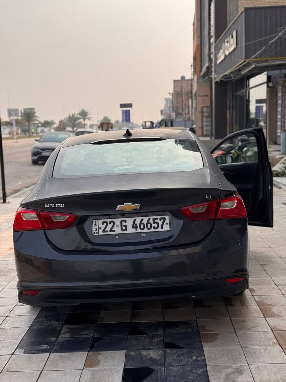 ماليبو 2017
حادثها دعاميات وخشم البنيد فقط مصبوغ والباقي مكفول من الصبغ والتبديل
خمس بصمات 
تشغيل عن بعد شاشه جبيره 
لون رصاصي 
LT 
رقم اربيل
سنويه ساقطه 
95 وبيها مجال 
كشن كهرباء 
***********
