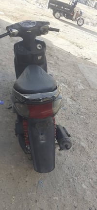 سلام وعليكم دراجه سكنز نثيه سلف هندر كهرباته كله شغاله مكينه ناعمه شلع...