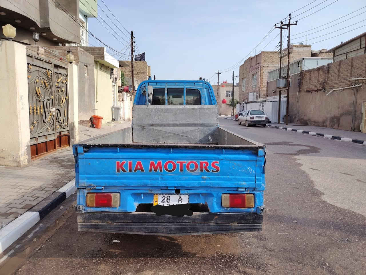 للبيع كيا حمل موديل 94 رقم نجف انكليزي سنوية هسه طالعه لحد 2030  كير ومحرك واكسل وباور كله نظيف ومعاملتهه بعدهه جديده من فحص وهزه وضريبة يعني اللي يشتري كبل بس يبصم ويدفع رسم ويستلم سنويه بأسمه السعر 57 $ وهذا رقمي ***********
