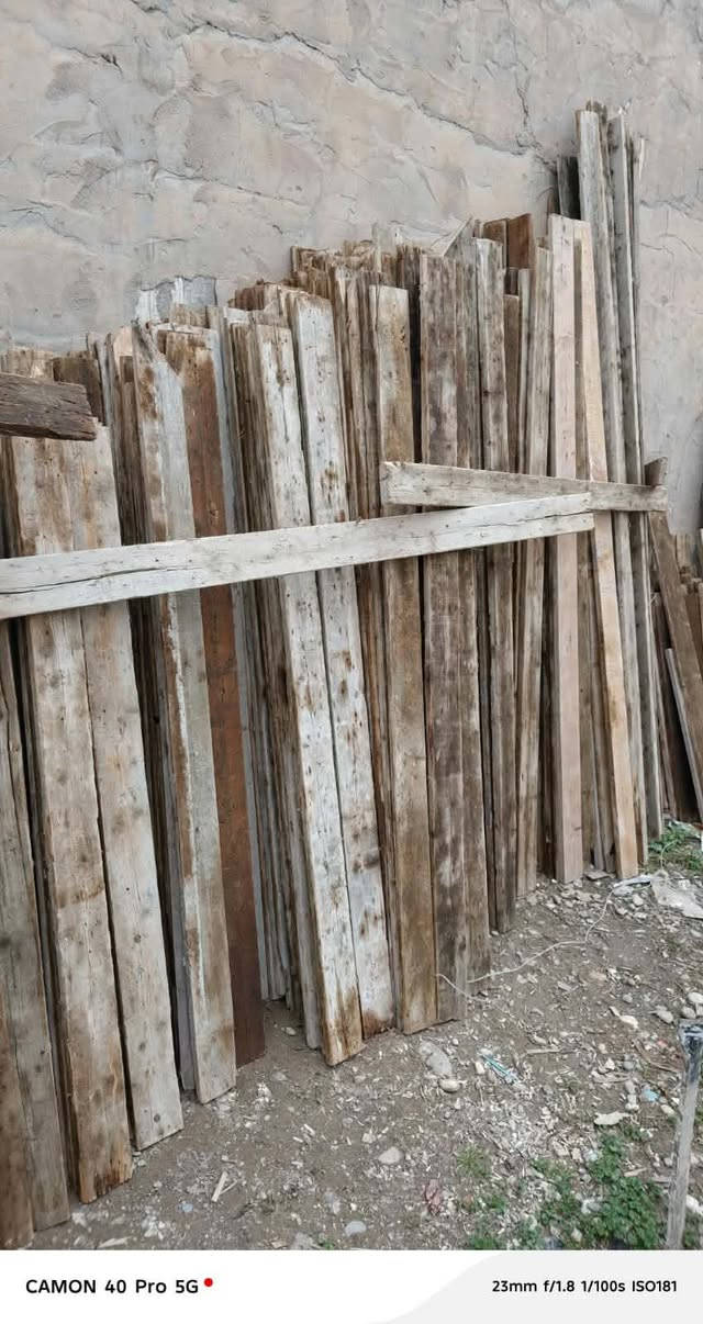 قالب خشب للبيع مساحة 100م نظيف بدون درسك وياه 25 فخة. مكانه الموصل الجانب الأيمن.
ارقام صاحبه
***********
***********
