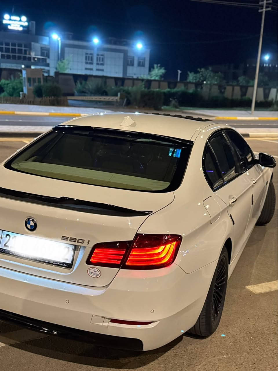 Bmw f10 520i 2014 وكالة العروش 
مكينه 2000تون بور تيربو 
مكفوله كفاله عامه 
ماشية 83الف كيلو 
السياره جديد مغلف البجم وداخل السياره كل مغلف 
مواصفات bmw معروف خير من الله 
فتحه 
شاشة 
حساسات امامي خلفي 
مري شفط 
بردات عدد 3
جام اوتو 
لايت زنون بلادي 
داخل بيجي 
 السياره مخزونه جانت بسليمانيه 
رقم اسليمانيه باسمي 
سعره 220وبيه مجال 
*********** كربلاء, العراق

