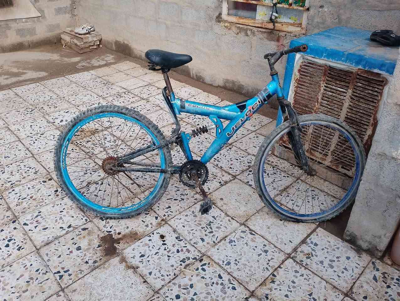 السلام عليكم بوسكل للبيع حجم 26  مكاني واسط قضاء الحي السعر 50وبيه مجال والشراي يتصل على الرقم ***********
