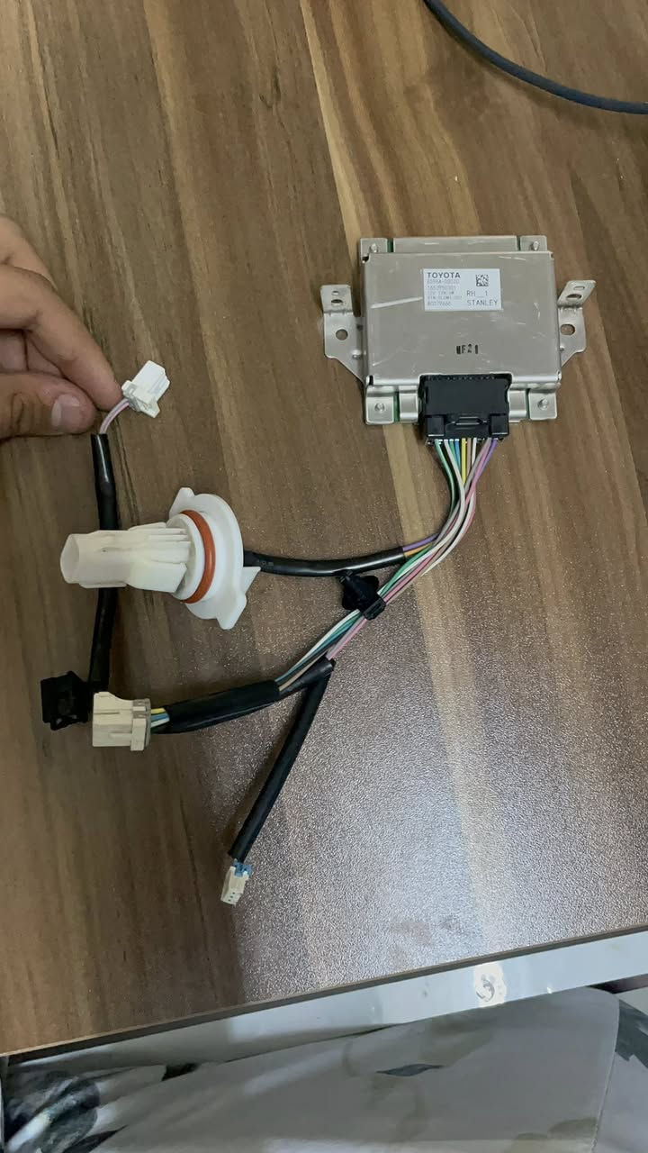 السلام عليكم عندي كارت مال لايت اصلي تفصيخ جهه اليمن سينا يرهم من 2021الى 2024 LEوXLE للستفسار***********
