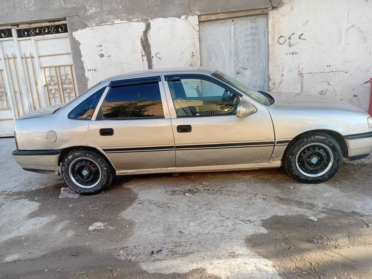 اوبل فكترا للبيع محرك 1600 رقم الماني سنويه خضره حائز ثالث السعر 18 وبيها مجال
***********
