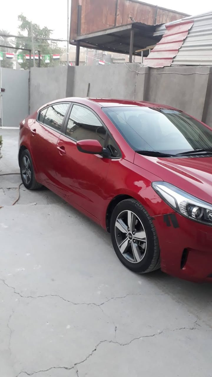 السلام عليكم  كيا فورتي موديل ٢٠١٨ محرك ٢٠٠٠ دوش الحادث خلفي موجود سونار  وبأسمي للأستفسار موجود واتساب ***********
