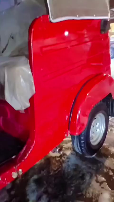 سلام عليكم تكتك للبيع 2020رقم وسنويه نكليزي باقي ع لوحات مصبوقه جماليه معمره خياسات فقط وبيها ضربه جوه قبق بانزين شبر راجعه بلاد محرك مفتوح خرسه  ونعمه من الله تخم تاير جبلي سعر 5خمسه ملايين مكاني البصره القرنه ***********فقط واتساب
