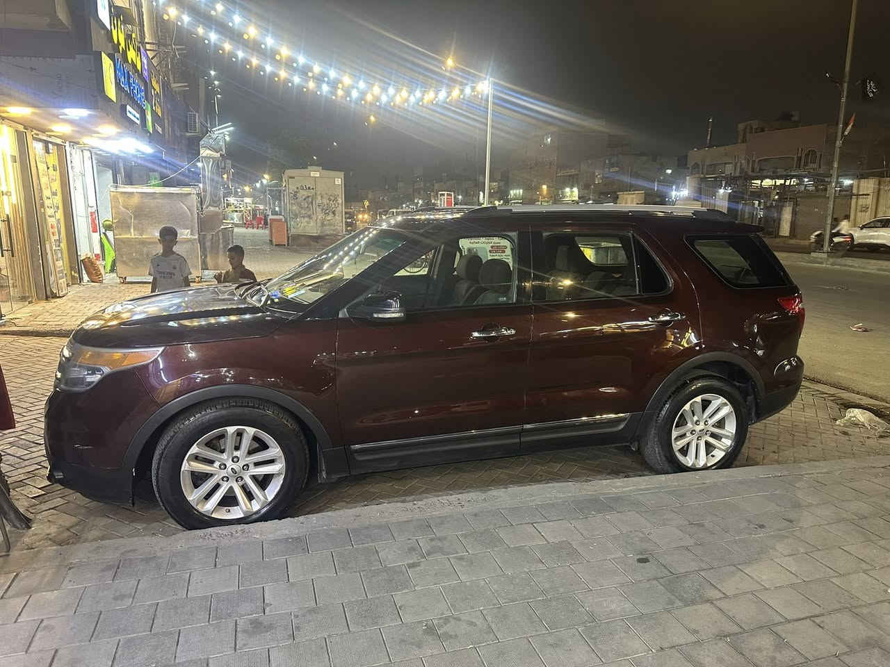 السلام عليكم للبيع فورد اكسبلور موديل ١٢ رقم بغداد بسمي محرك ٦ سلندر ٧ راكب  ماشيه132 الف حادث جانبي ايرباكات تكم شواصي لغود كلها مكفوله صور الحادث موجود بل منشور مواصفات شاشه جبيره شاشه اعطال بل عربي تحكم ستيرن جهتين تحكم بالمري + اشاير بل مري رقم سري بالباب تشغيل عن بعد كشن كهرباء ٣ قطع تبريد مكان بغداد مدينة الصدر 
السعر  130 
***********
