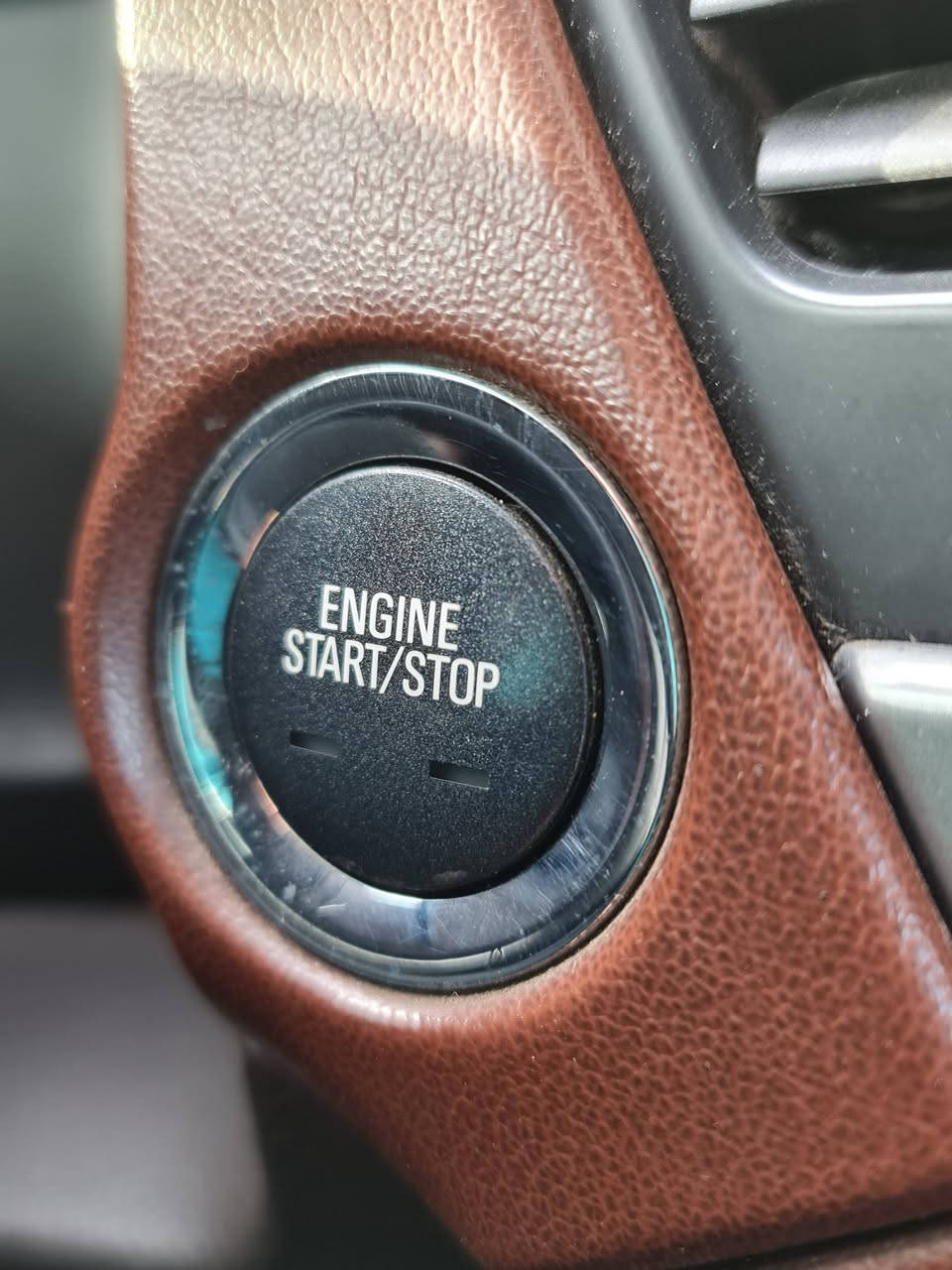 تاهو LTZ 2016 وارد امريكي حادثها تبديل بنيد بلادي وصبغ دعامية فقط
الرقم الجديد الدولي السيارة مصفرة غرامات 
الفئه: LTZ 

المواصفات: فووول 1/1

فتحه 

جلد 

بصمه + ٥ ابواب 

رادار امامي 

رادار جانبي 

شاحن لاسلكي 

داخل قرميدي 

كشن منفصل VIP

شاشه جبيره

فورويل نيكل

مري شفط 

تشغيل عن بعد 

صندوق كهرباء

سماعات Bose

بالقماره DVD  

كشن ميموري 

ستيرن كهرباء + تدفئه

كشنات تدفئه + تبريد

كشنات كهرباء امامي + خلفي 

حساس امامي 

وبعد بيها هواي مواصفات معروف LTZ

 السيارة مكانها بغداد الشعلة

السعر 30.000$

*ترهم مراوس مع ٢٠٢١ وانطي فرق ع الاتفاق


**إذا كنت صاحب هذا الإعلان وتريد حذفه لأي سبب، رجاءا أرسل رسالة إلى الدعم الفني**