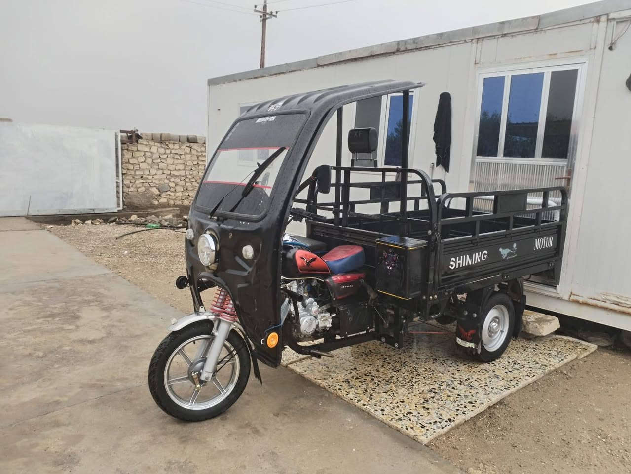 بسم الله الرحمن الرحيم
للبيع طرطوره موديل 2023
عنبوره كامله من كلشي كهربائيات
كلها شغاله گمرك شراي يجي يفحص 
طرطوره مال جناي ويعجز السان عن الوصف 
مكان الرمادي 5كيلو  السعر 2550
مليونين وخمس مئه وخمسون وبيها مجال 
شراي يتصل وبيه خير ويدلل المو شراي لا يتعبني 
وابيع كما كانت لا تخابرني وتكلي القنبوره ما اريدها ابيع مثل ما واضحه عندك ***********
