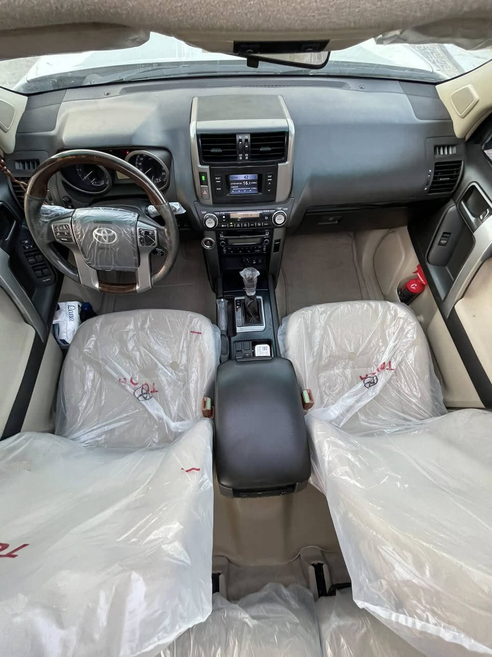 # السلام عليكم
.للبيع او مراوس  

. برادو 2013 خليجي 

— محرك 6💪
4000cc

فول موصفات 

-.بصمه 

.فتحه 

:فور ويل 
 
زراك بلايت 

ترحيب 

.كامره وشاشه

//حساس خلفي 

دبل تناكي  

سبير تعليك 
؛؛
؛؛؛؛ شاير بل مري 

تحكم ستيرن 

ثلاجه 

؛؛بلوتوث اواكس USD

سيدي 6 قراص 

سستم صوت بلاد مجسم 

تبريد 3 قطع 

7 راكب 

لايت زنون  

مكفوله بدون قطره. صبغ بيهه بارد 4 اصابع فقط

كلشي عل وضع شركه 
مكينه كير كفاله 
حته دعاميات مكفوله 
***********
 شرط سونار. رقم اربيل. هزه جديده شرط تحويل 

سعر 305 وبيه مجال قليل جدا
