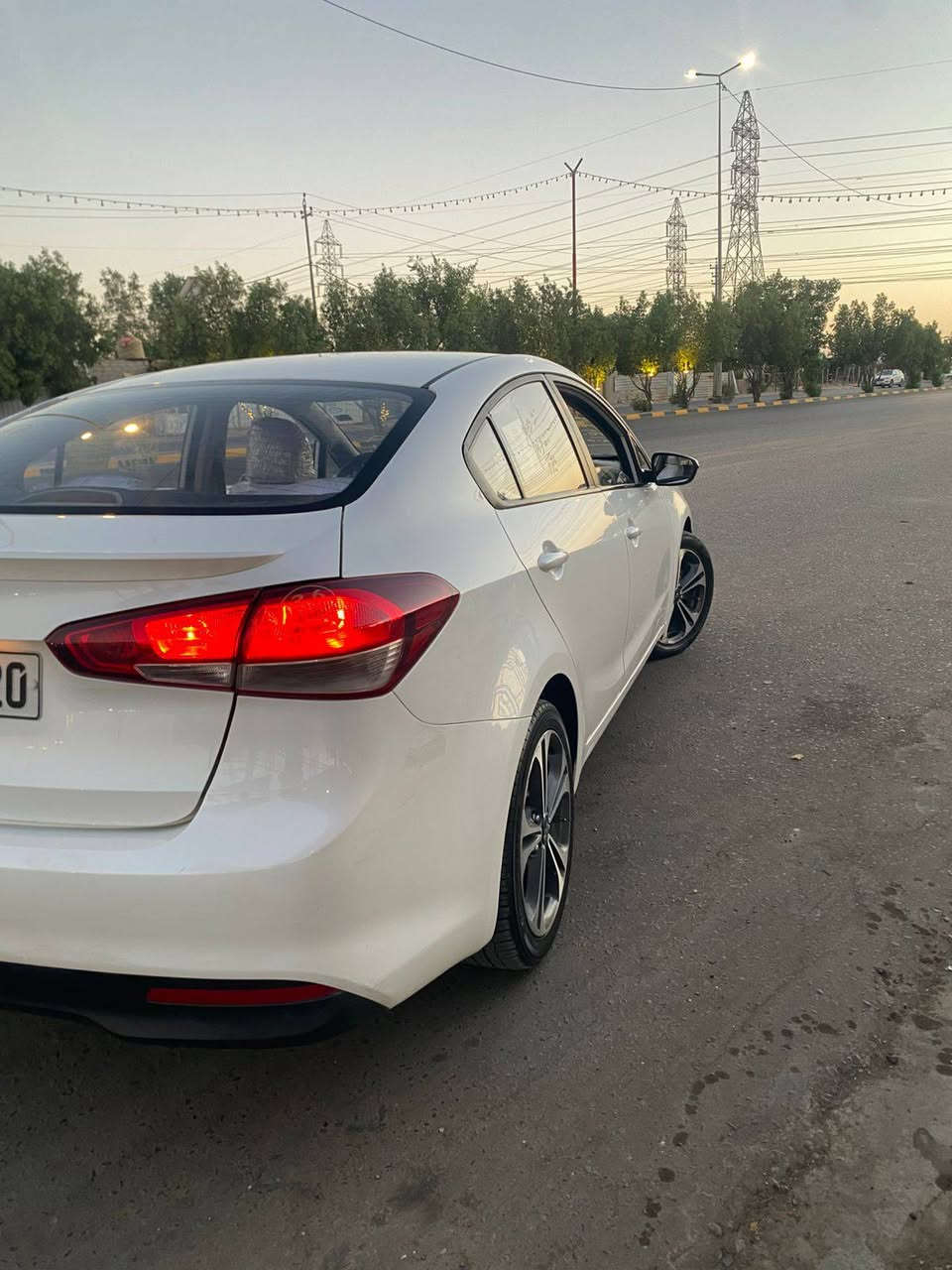 للبيع سيراتو كفاله مديل 17
السعر 130 وبيه مجال 
موبايل ***********
