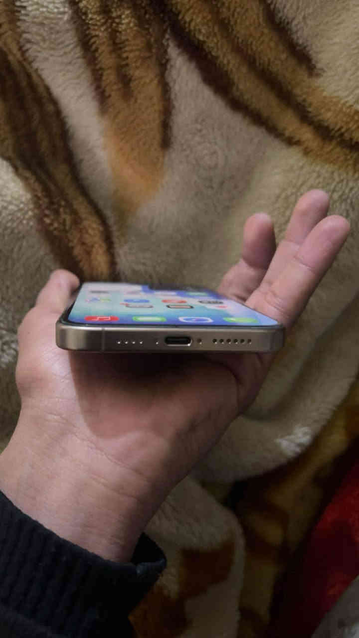 ايفون ١٦ برو ماكس ماستر بطارية 🔋 ١٠٠ ذاكرة ٢٥٦ ضمان ماستر سنتين مثل ماموجود بالصورة الضمان نضافة ١٠٠٪؜ السعر ١٤٥٠ بي مجال بسيط المكان القاهره جسر البنوك ***********
