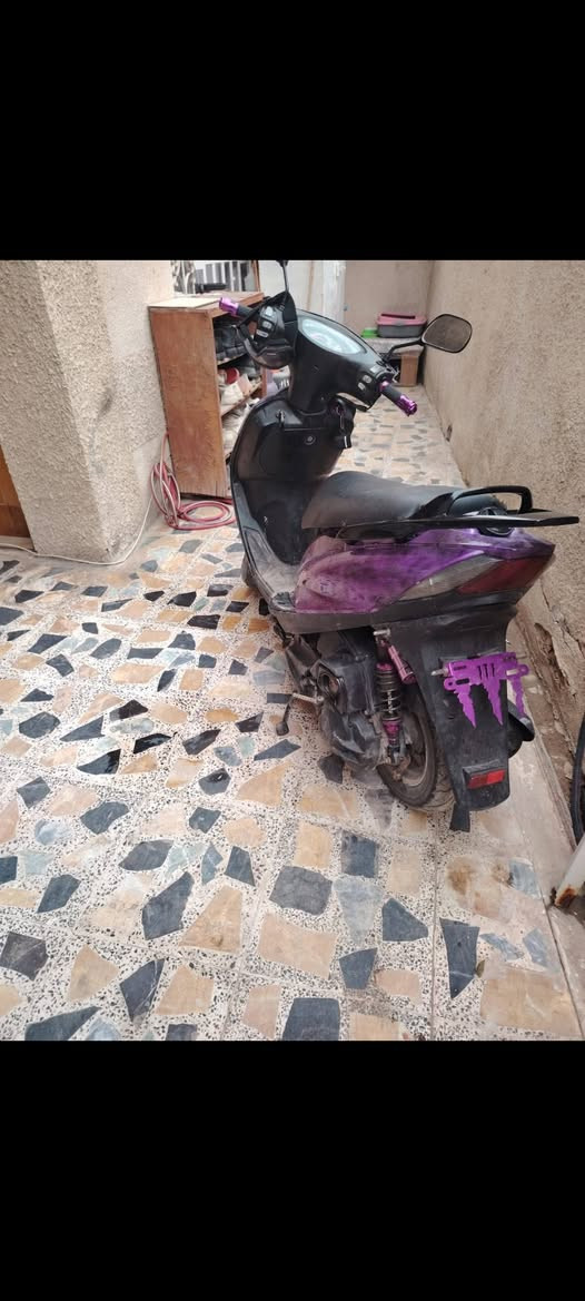 السلام عليكم 
ماكس ١٤٠ للبيع ب٥٠٠ وبيها مجال بسيط 
شغالة شلف وهندر 
مكينة مفتوحة
نقصها طوافة 
وبراغي مال صالنصة مكطمة
للإستفسار ***********
عنواني راشدية  القدس
