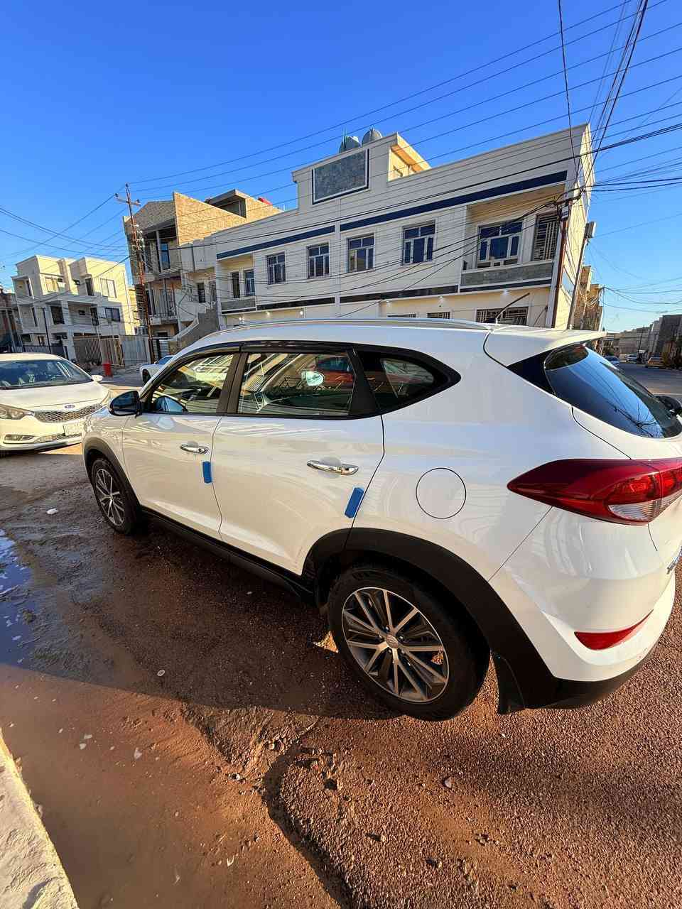 السلام عليكم توسان موديل 2017
كفاله عامه من كلشي بدون  بارد كير مكينه كفاله تبريد ثلج السياره على وضع الشركه جديده داخلها زيرو رقم بغداد
مشروع وطني المكان السعر ١٧٧ او بيها مجال  مكان السياره حي الجهاد رقم الهاتف ***********
