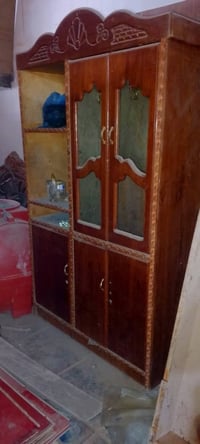 زوايا كبس صاج في الصاله مون رمادا سعر القطعه 100,000 وبيها مجال المكان...