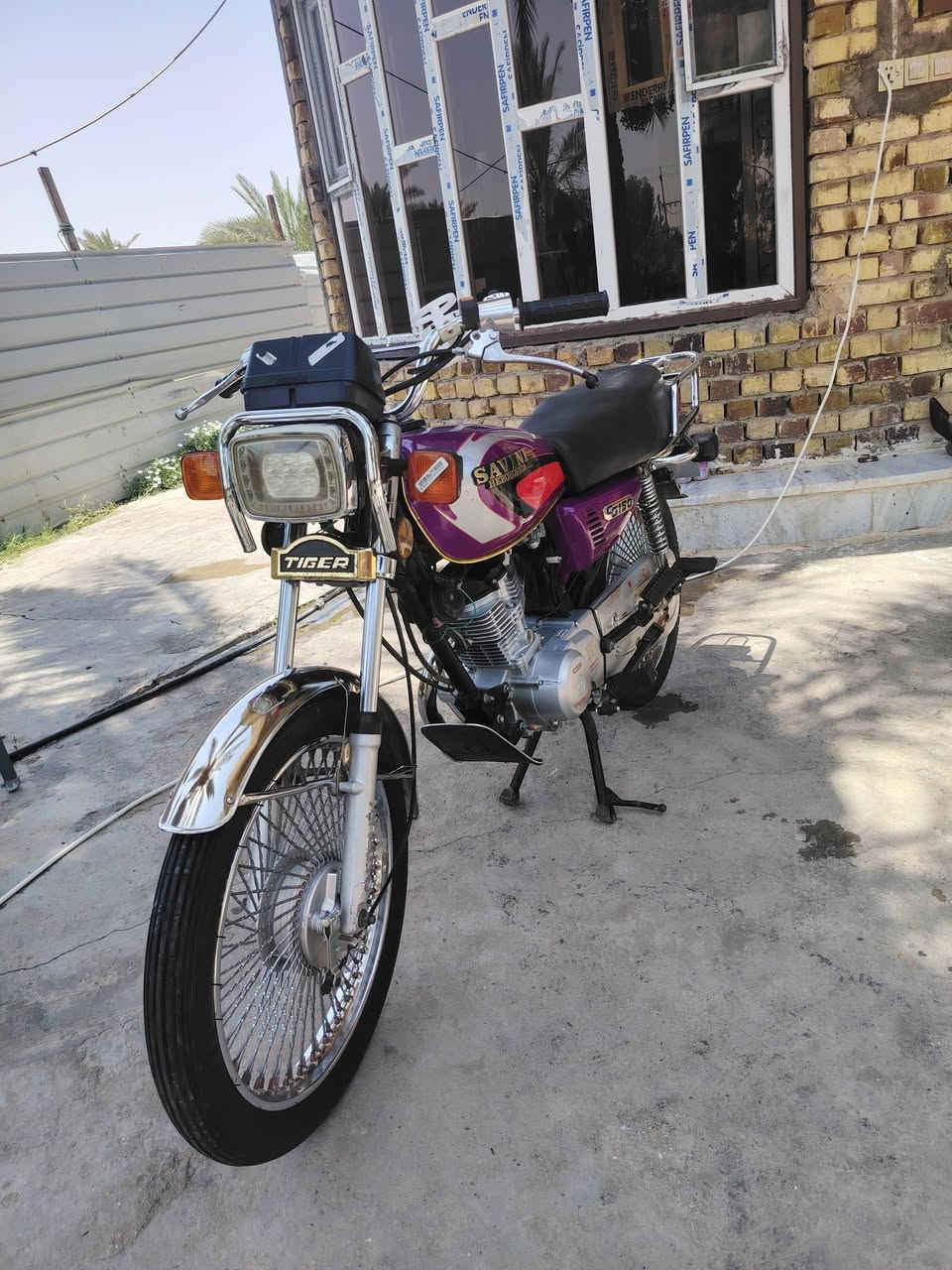 سلام عليكم  
تايكر 2021 اوراق محركه خير من الله ولنظافه كدامك 
لسعر 450 وبي مجال عنونه حله ابو غرق عله شارع العلويه شريفه ***********
