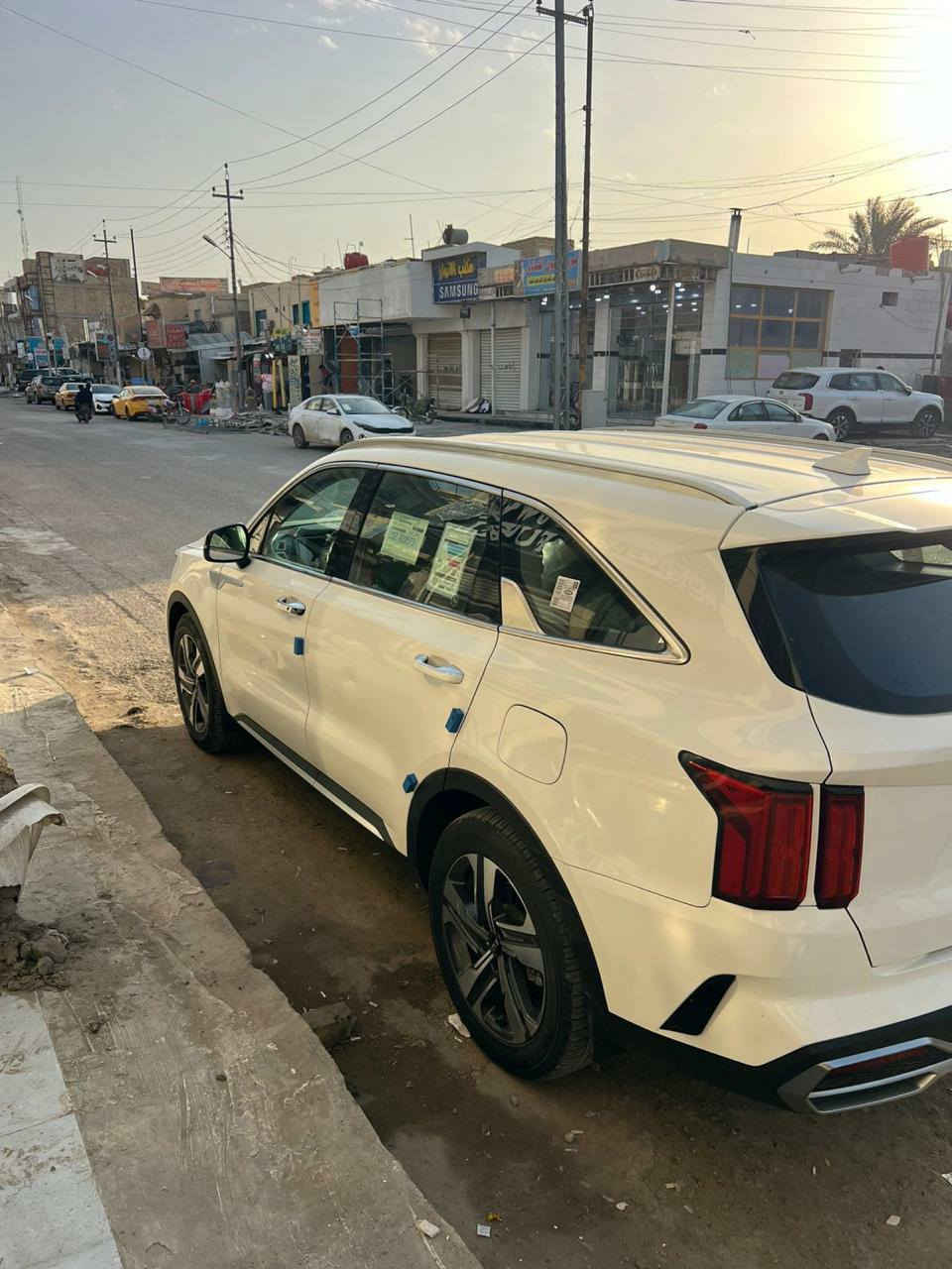 السلام عليكم سياره لبيع سورتنو موديل 2021 كفاله عامه ماشيه 95 سياره فول موصفات السعر 262 وبيها مجال الاستفسار عله رقم ***********
