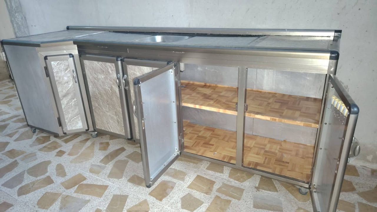 كونتر البيع النضافه 90 بل 100 السعر 175الف التواصل على  الرقم ***********
