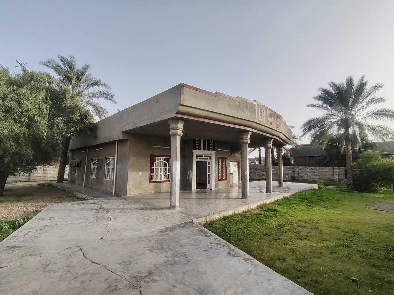 السلام عليكم مشتمل للبيع مساحه 250 زراعي مكانه جامع  الوزاعي السعر مالته 120 وبي مجال الشراي هذا رقم الهاتف  *********** الرقم الثاني ***********
